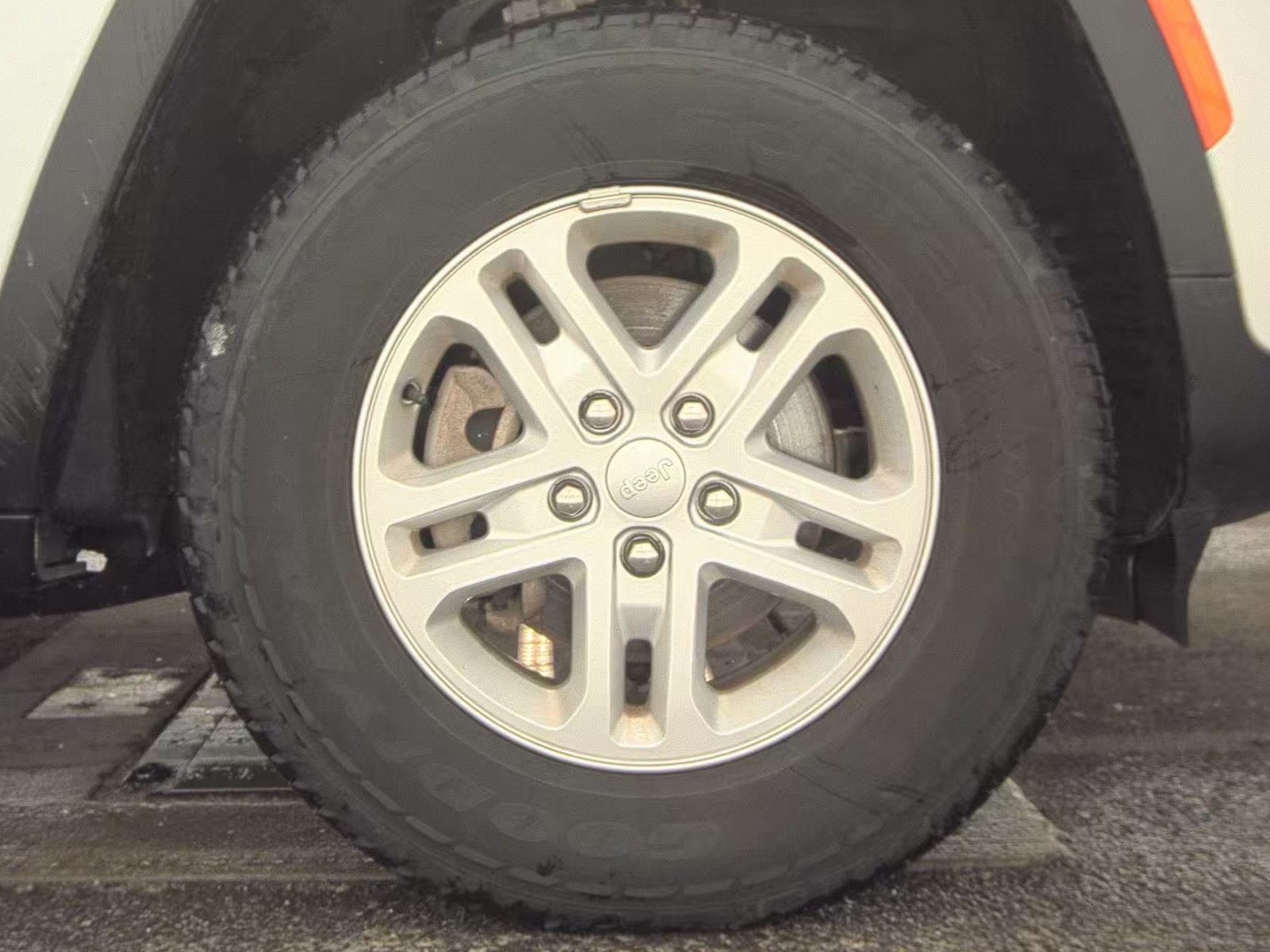 2024 Jeep Grand Cherokee Laredo AWD