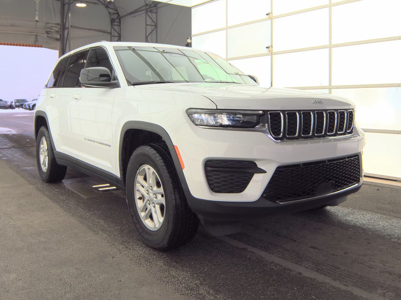 2024 Jeep Grand Cherokee Laredo AWD