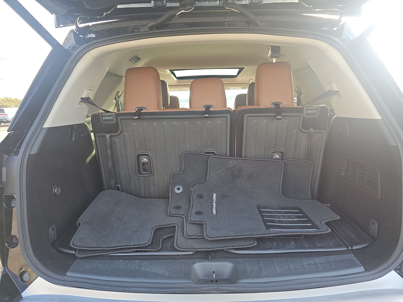 2024 Nissan Pathfinder Platinum AWD