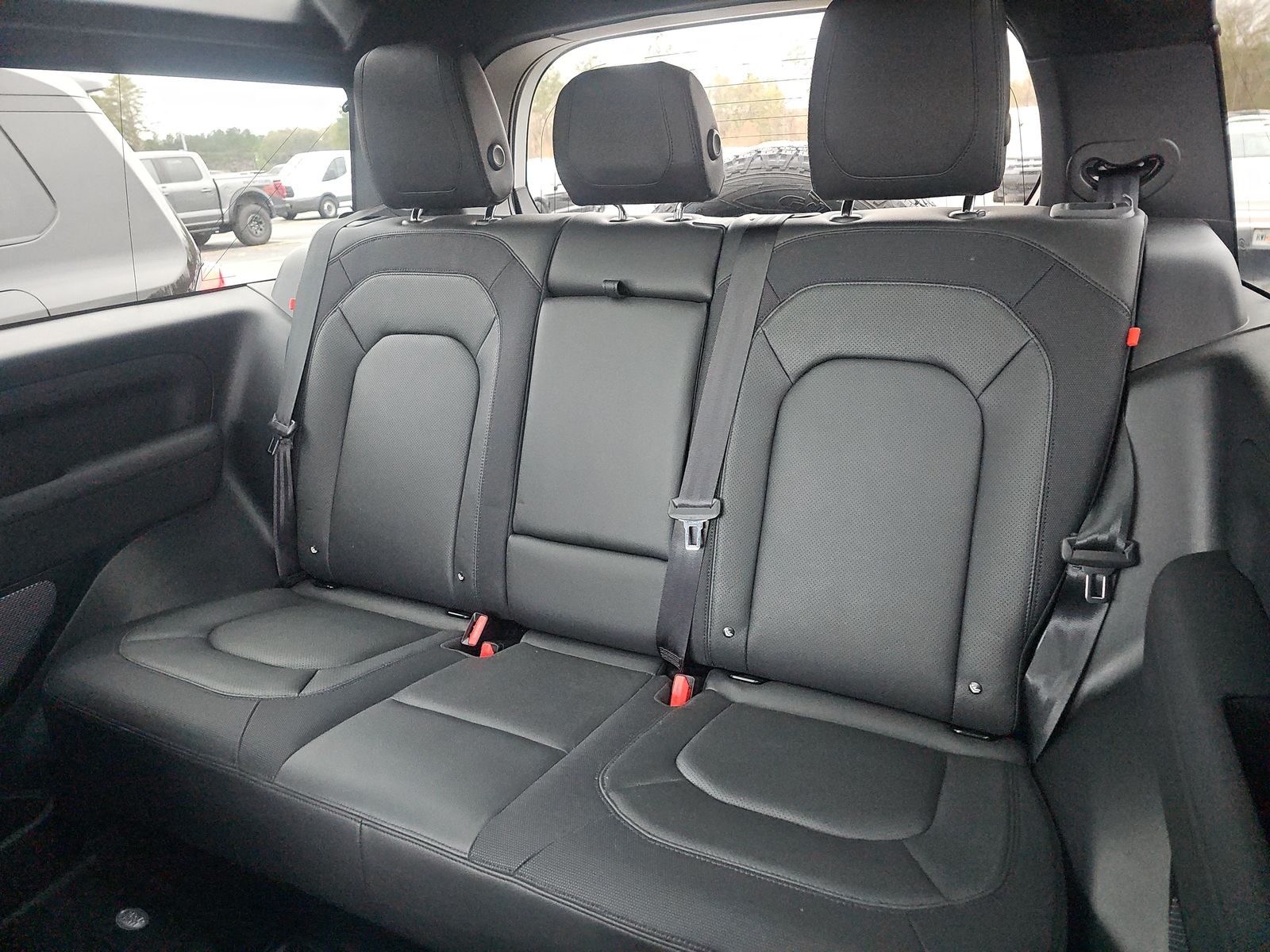 2023 Land Rover Defender 90 X-Dynamic SE AWD