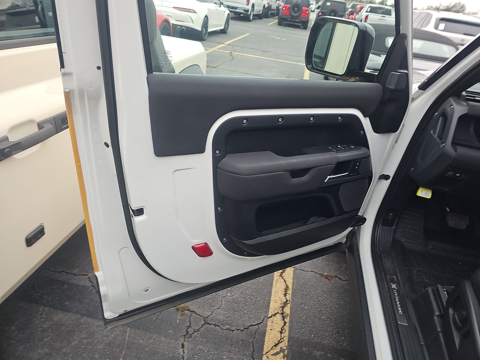 2023 Land Rover Defender 90 X-Dynamic SE AWD