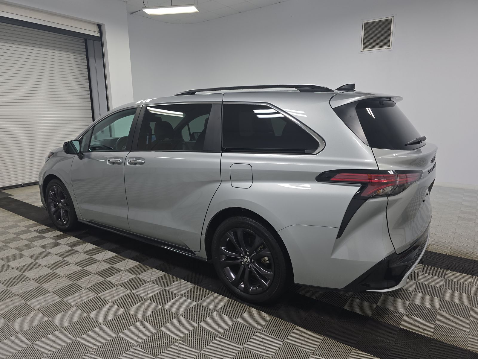 2024 Toyota Sienna XSE FWD