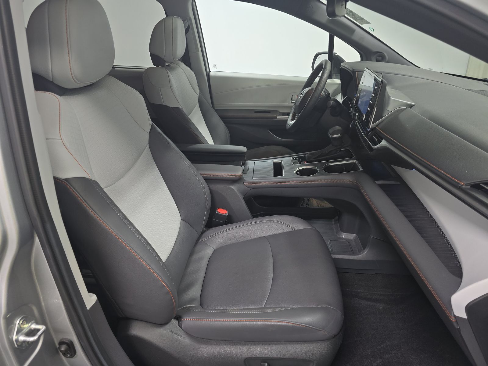 2024 Toyota Sienna XSE FWD