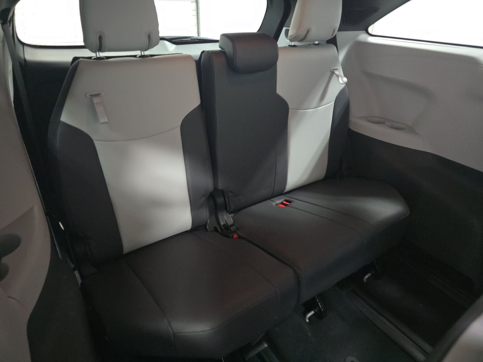 2024 Toyota Sienna XSE FWD