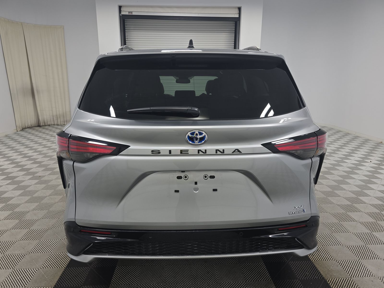 2024 Toyota Sienna XSE FWD