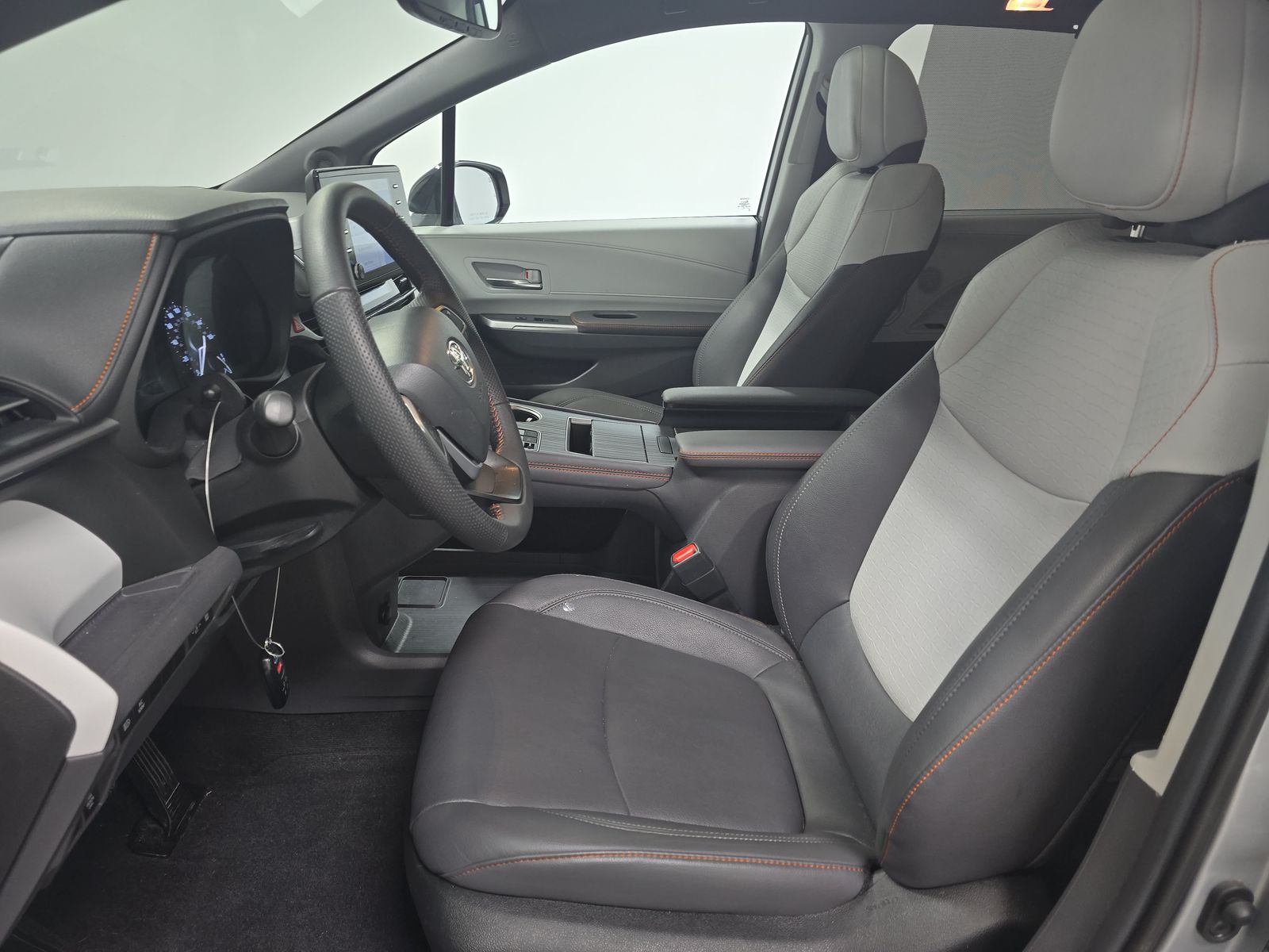 2024 Toyota Sienna XSE FWD