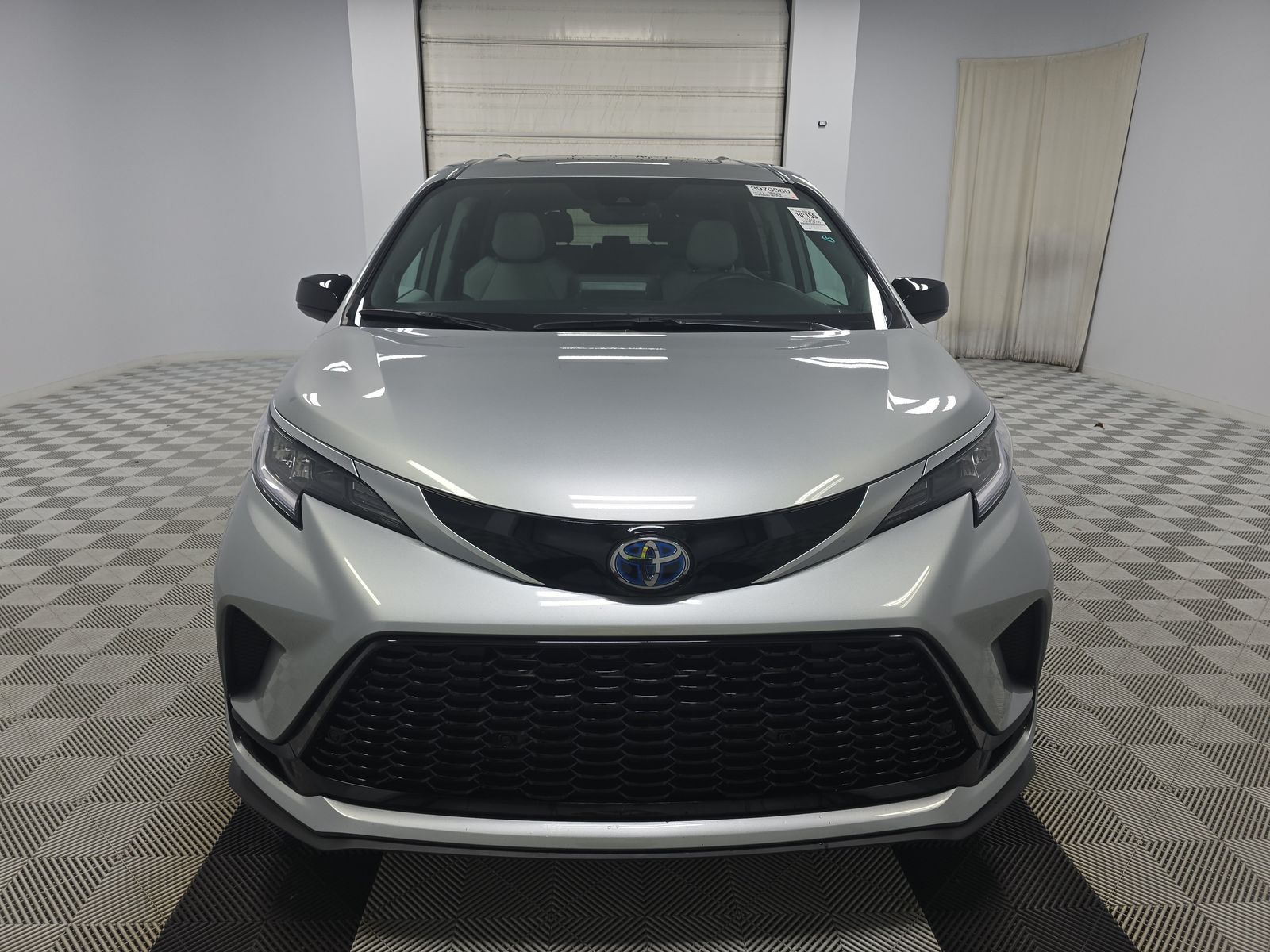 2024 Toyota Sienna XSE FWD