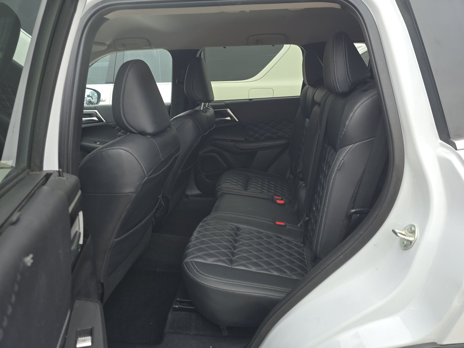 2024 Mitsubishi Outlander SEL FWD