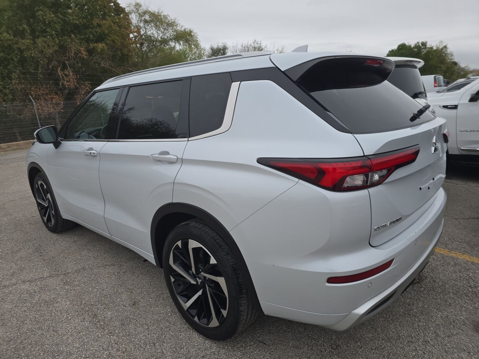 2024 Mitsubishi Outlander SEL FWD