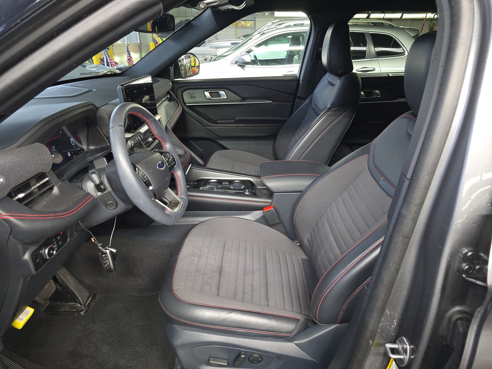 2025 Ford Explorer ST-Line RWD