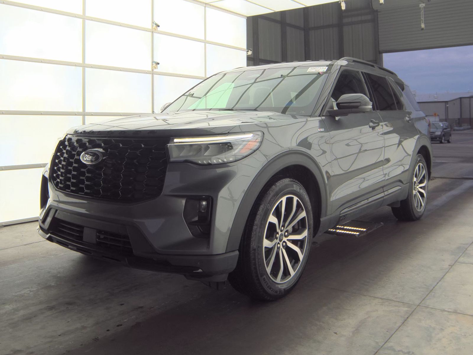 2025 Ford Explorer ST-Line RWD