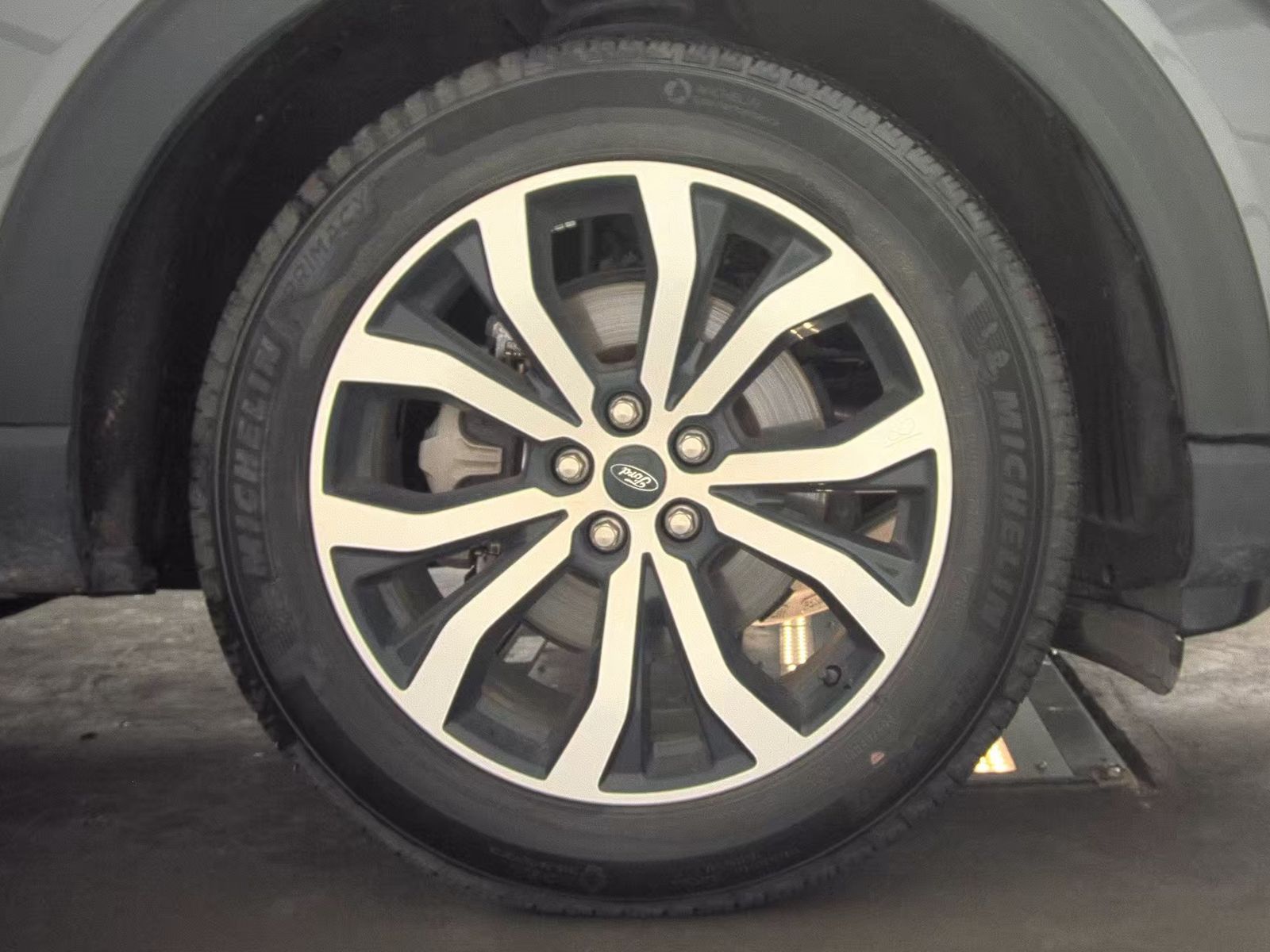 2025 Ford Explorer ST-Line RWD