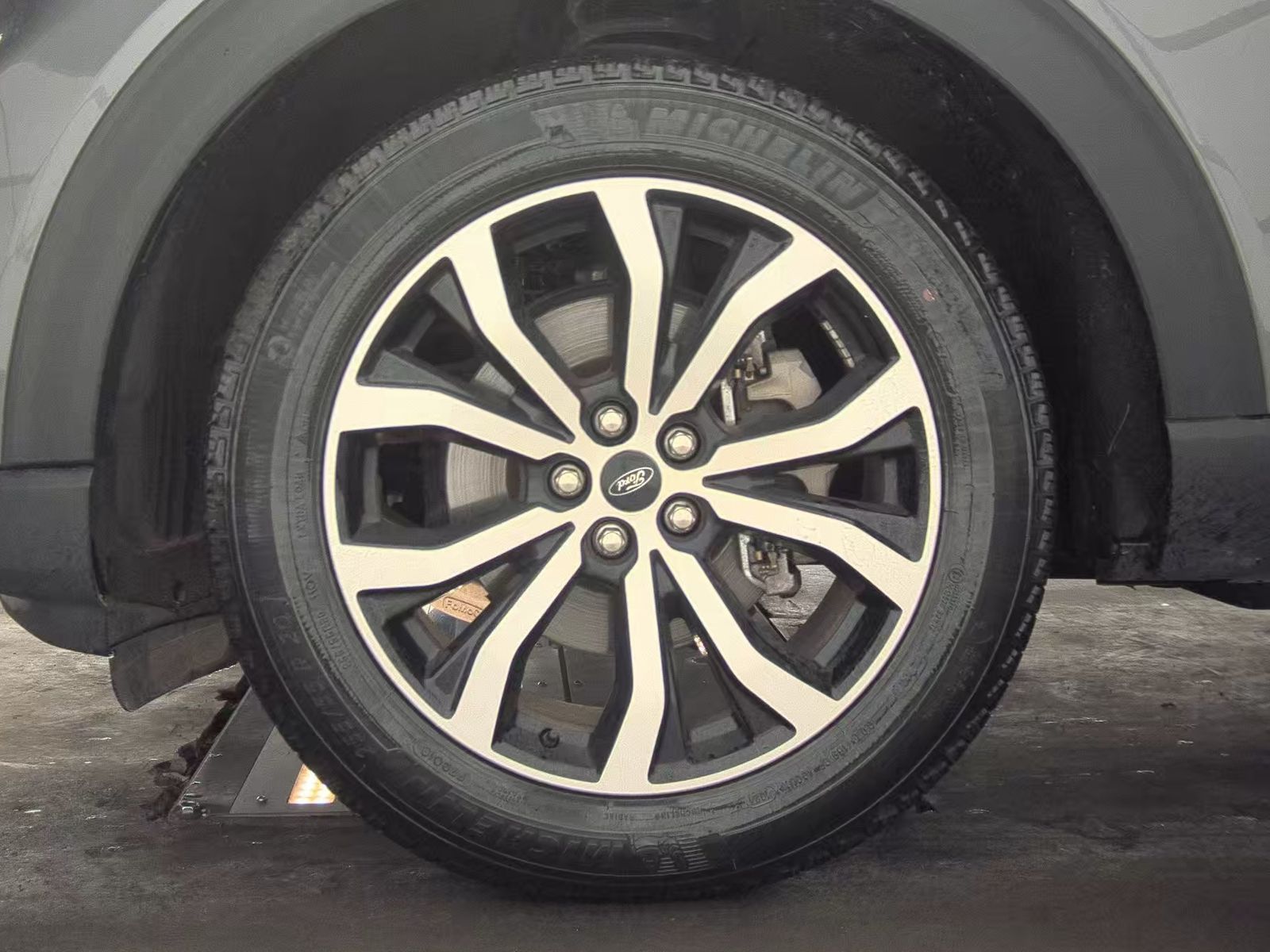 2025 Ford Explorer ST-Line RWD