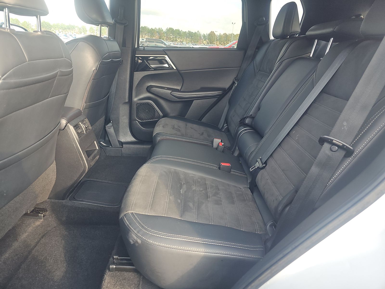 2024 Mitsubishi Outlander PHEV SE AWD