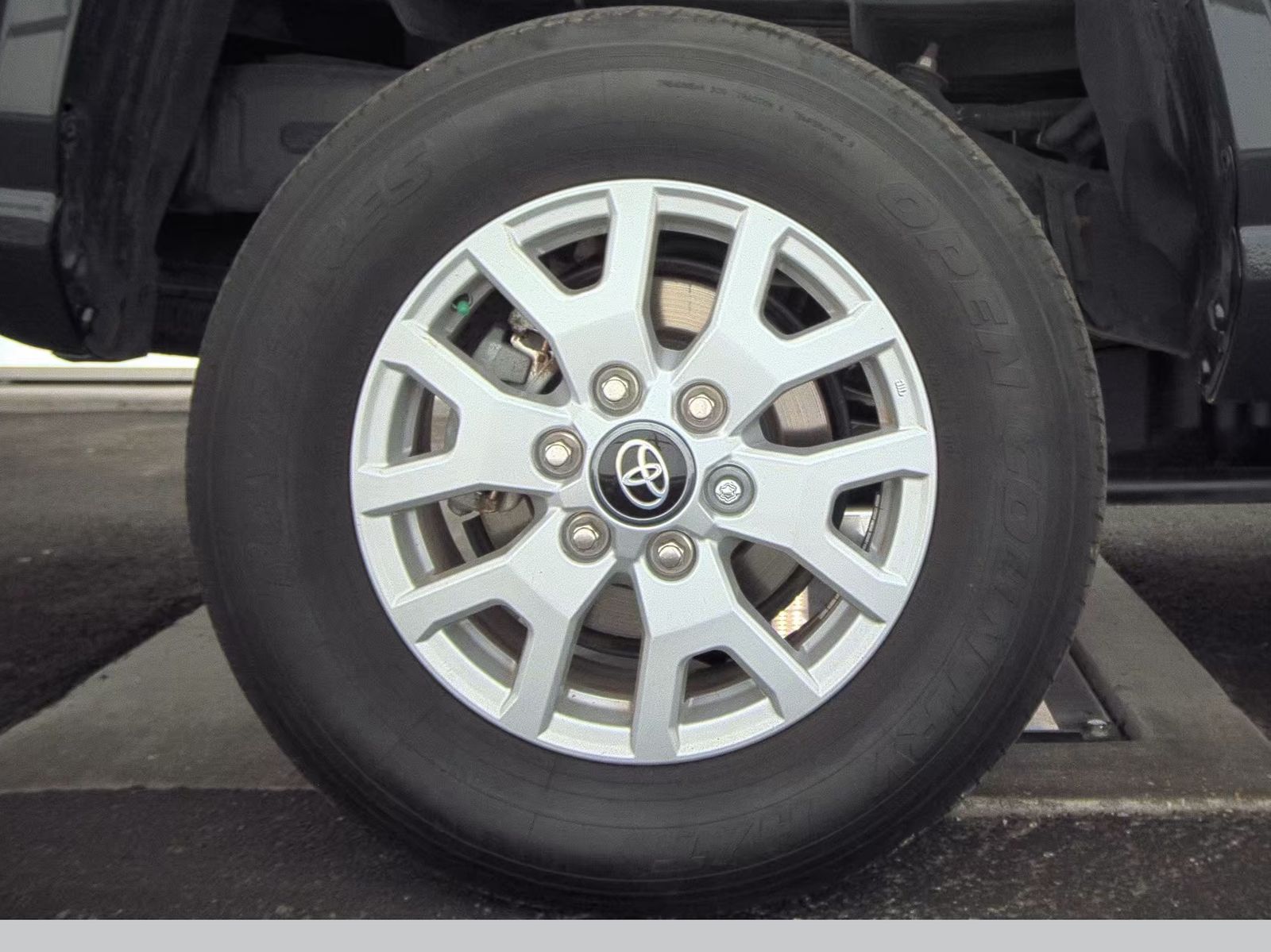 2024 Toyota Tacoma SR5 RWD