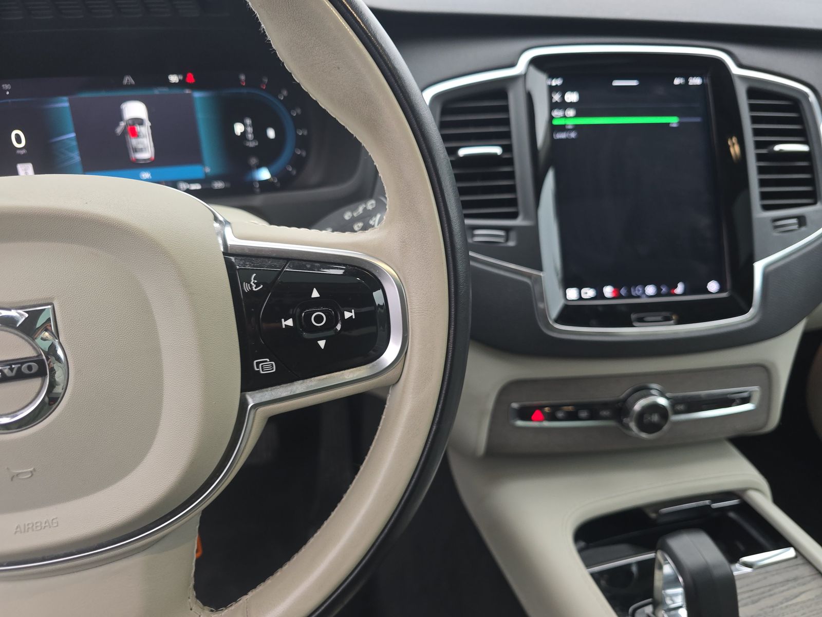 2023 Volvo XC90 B6 Core AWD