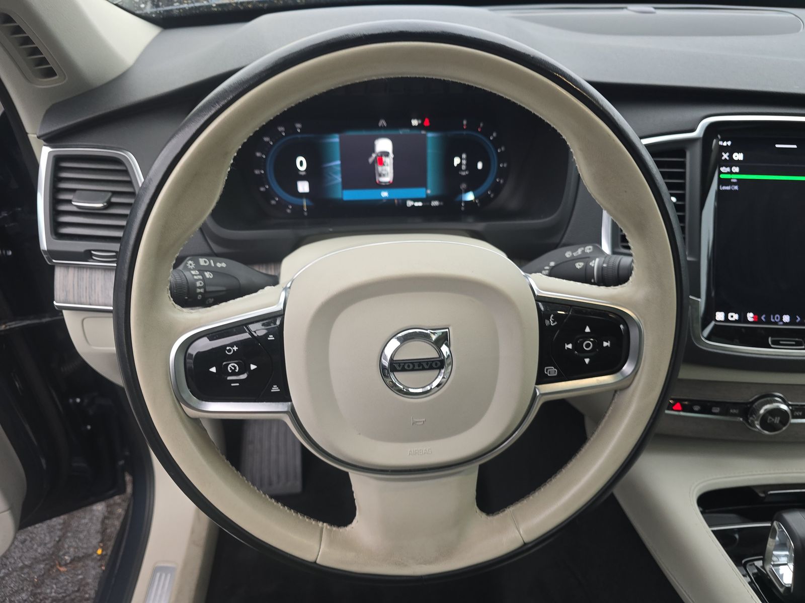 2023 Volvo XC90 B6 Core AWD