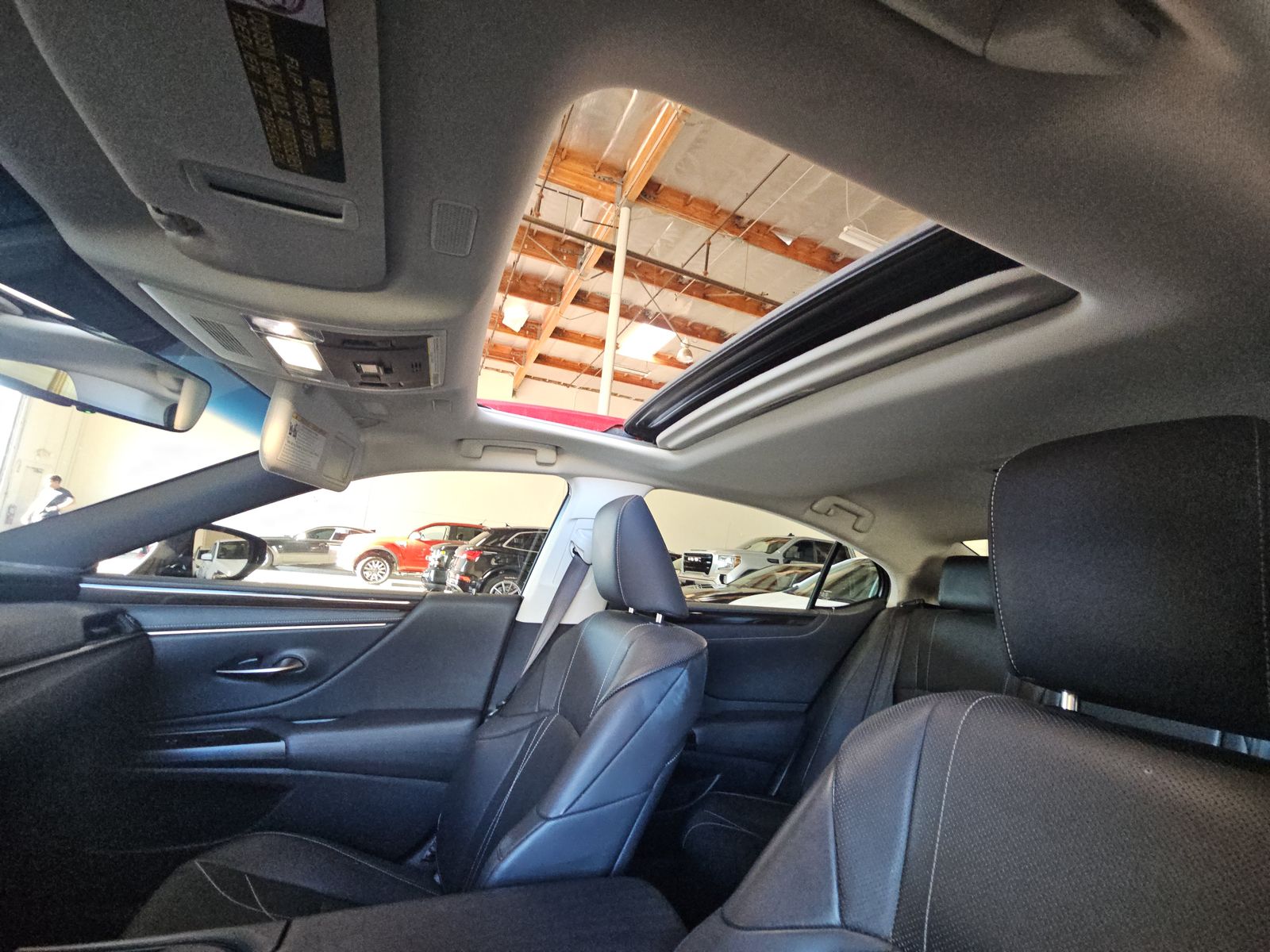 2019 Lexus ES ES 300h Luxury FWD