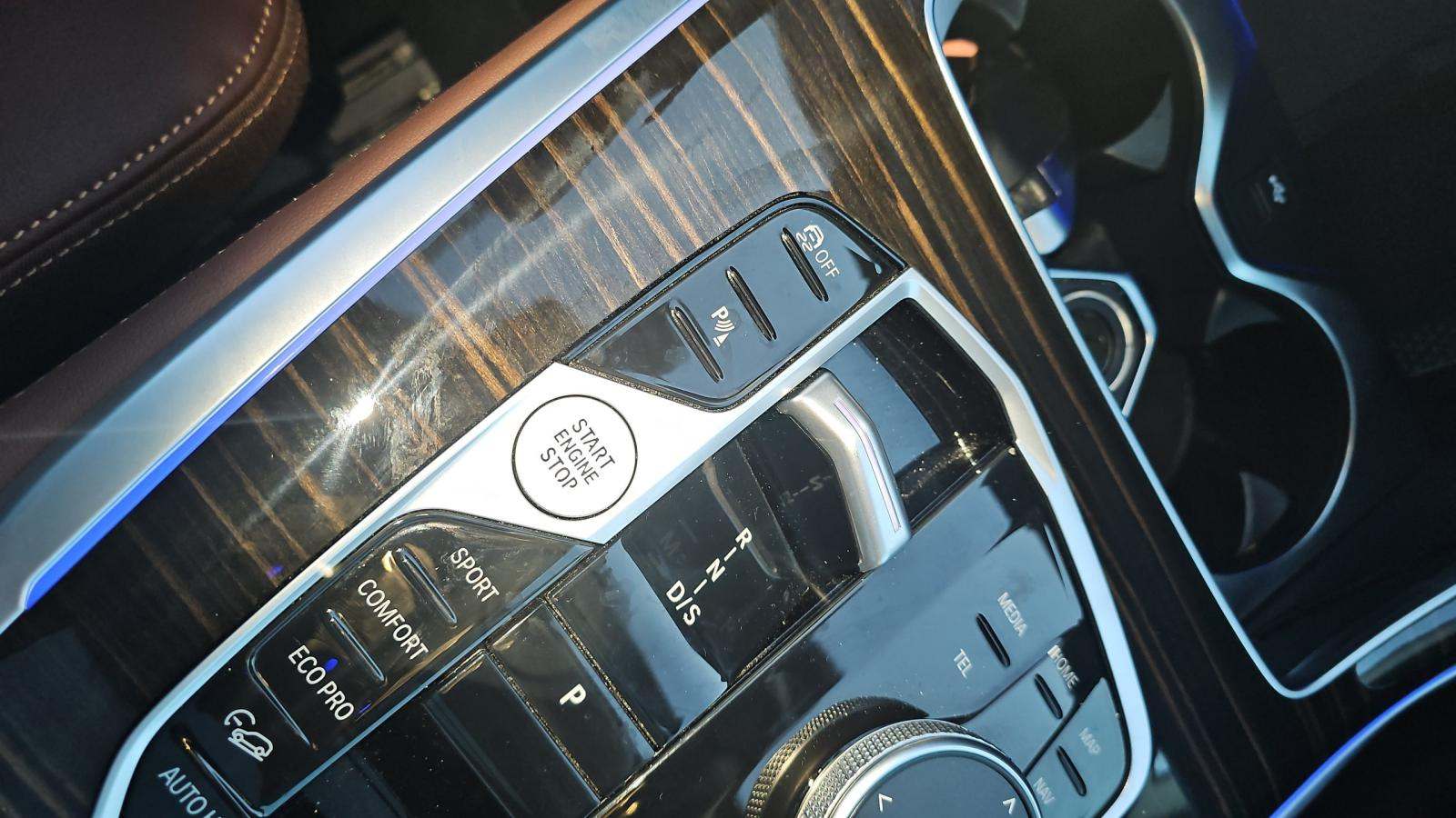 2025 BMW X7 xDrive40i AWD