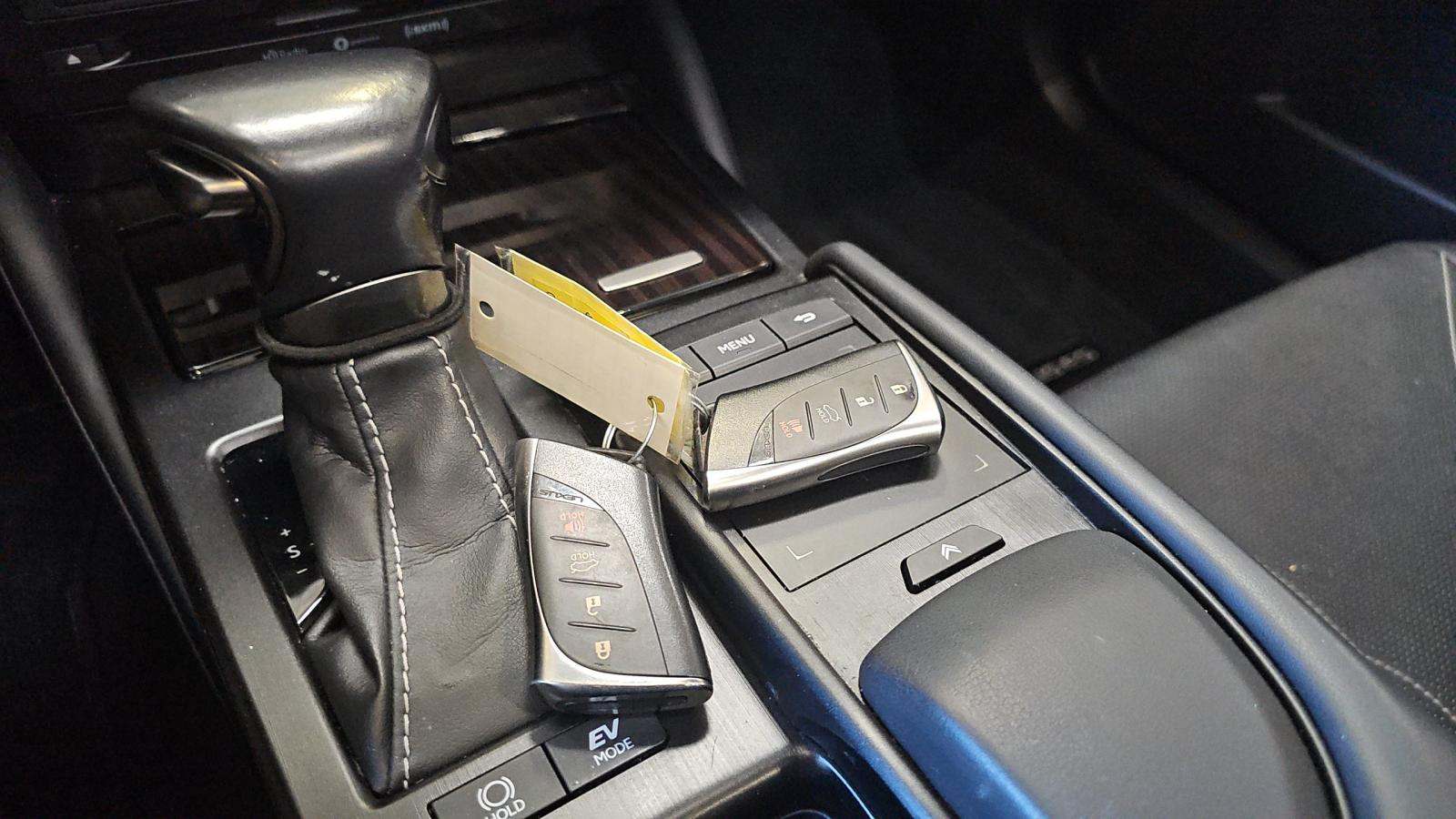 2019 Lexus ES ES 300h Luxury FWD