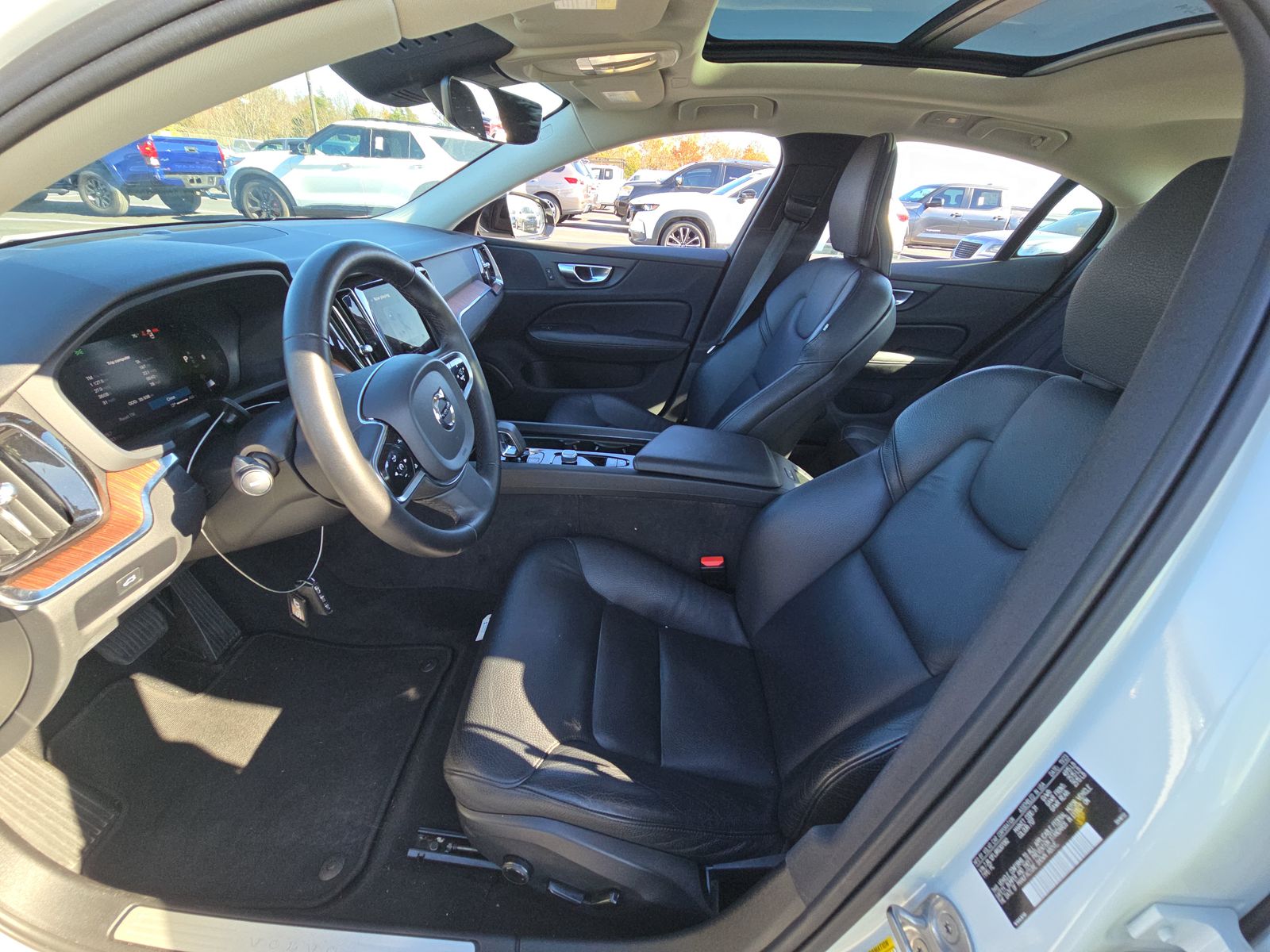 2024 Volvo S60 B5 Plus FWD