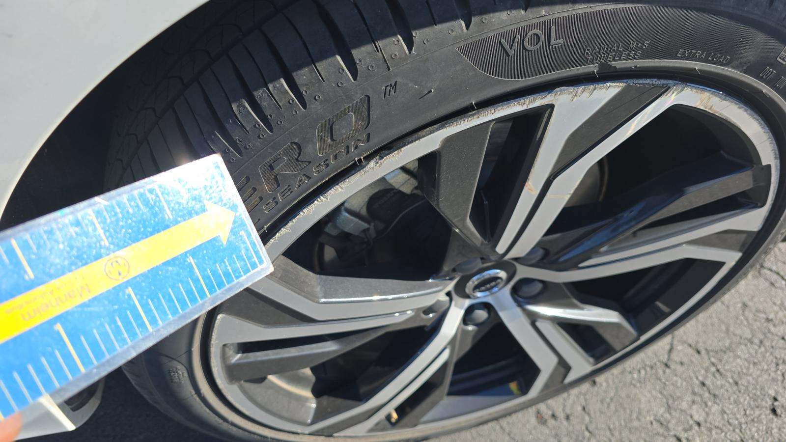 2024 Volvo S60 B5 Plus FWD