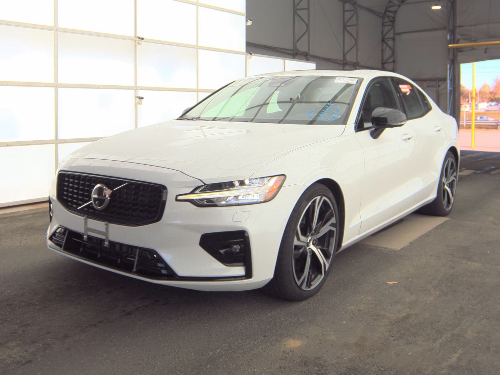 2024 Volvo S60 B5 Plus AWD