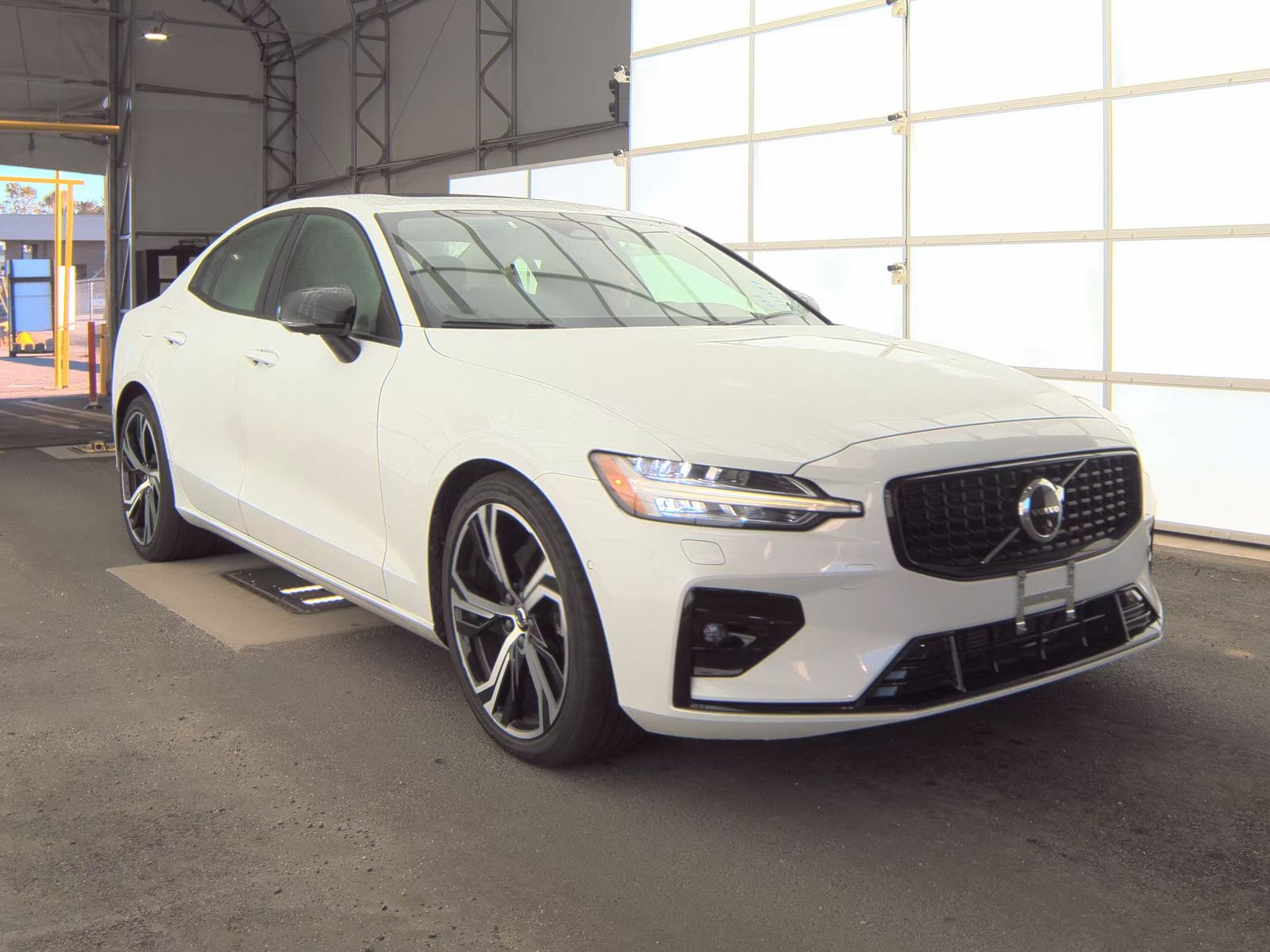 2024 Volvo S60 B5 Plus AWD