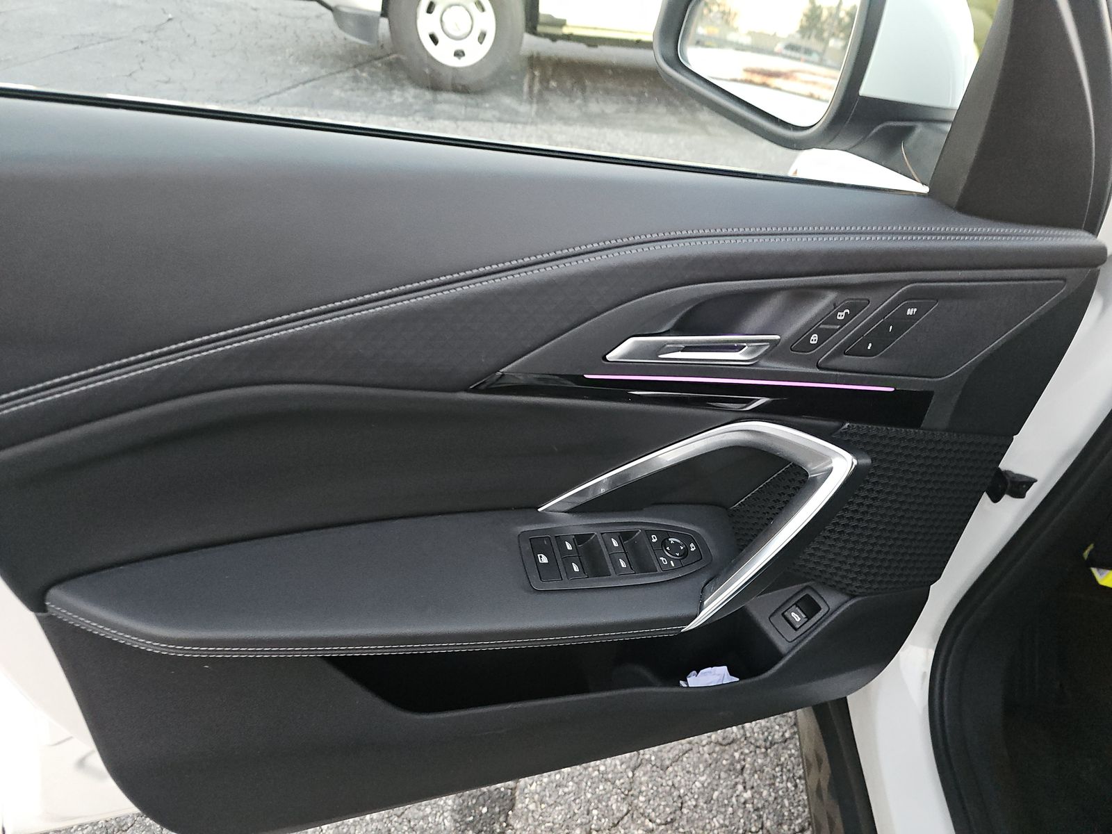 2025 BMW X2 xDrive28i AWD