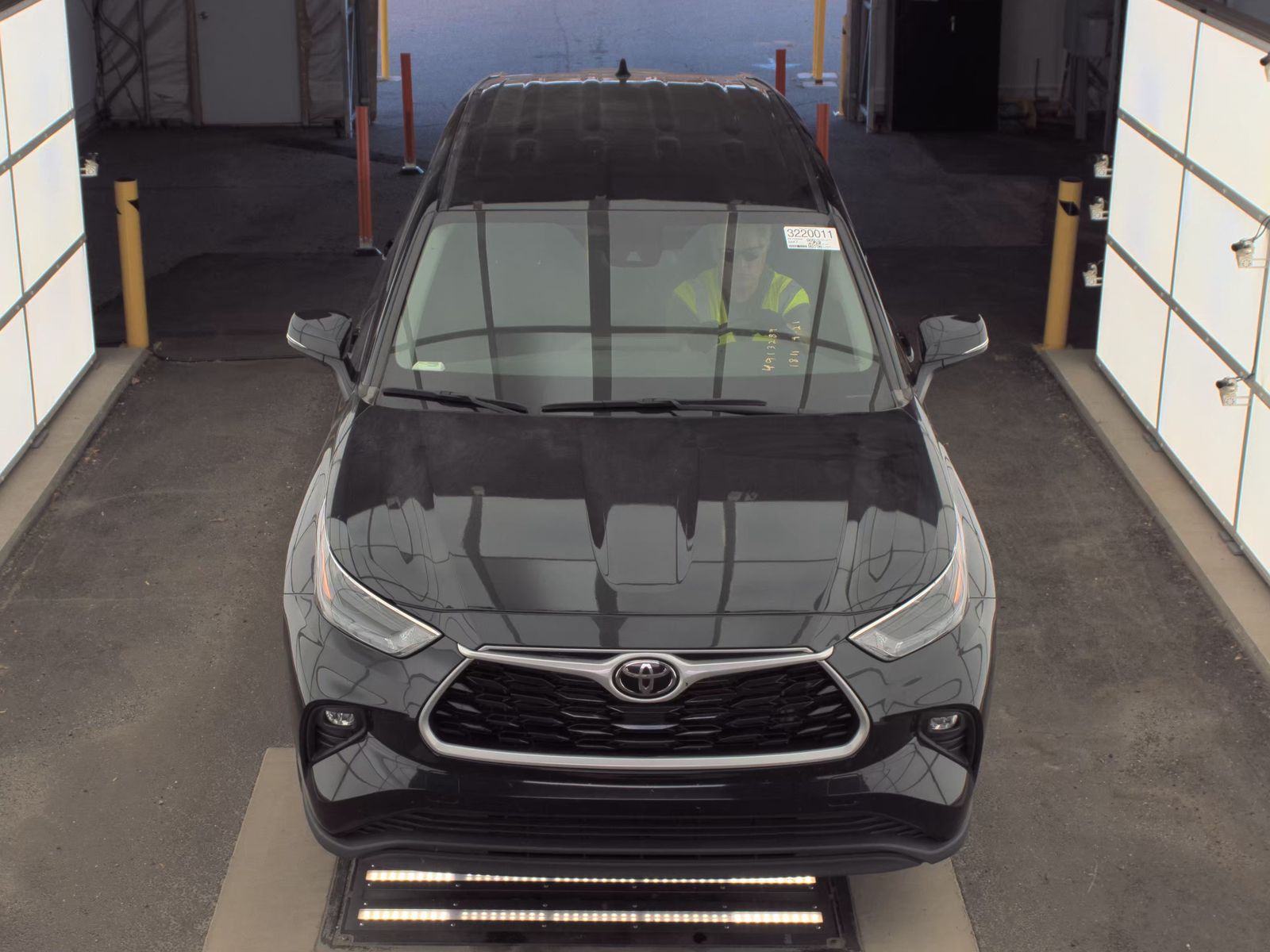 2023 Toyota Highlander LE FWD