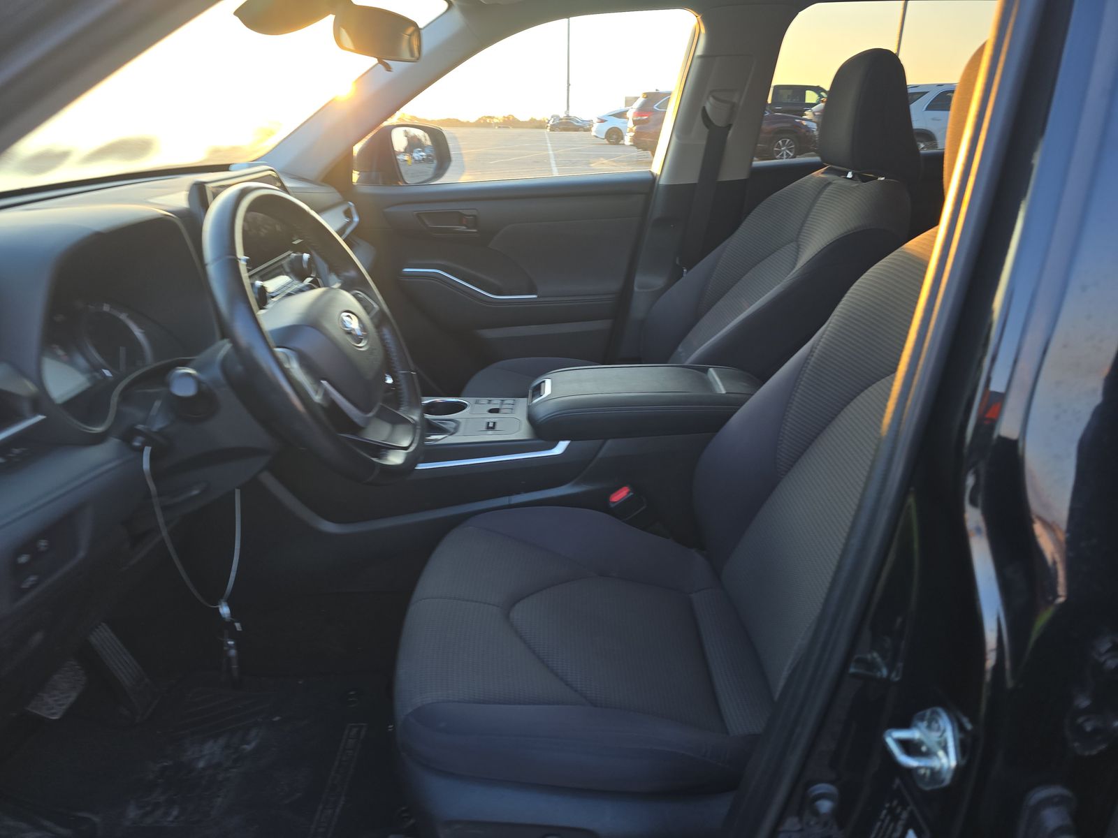 2023 Toyota Highlander LE FWD