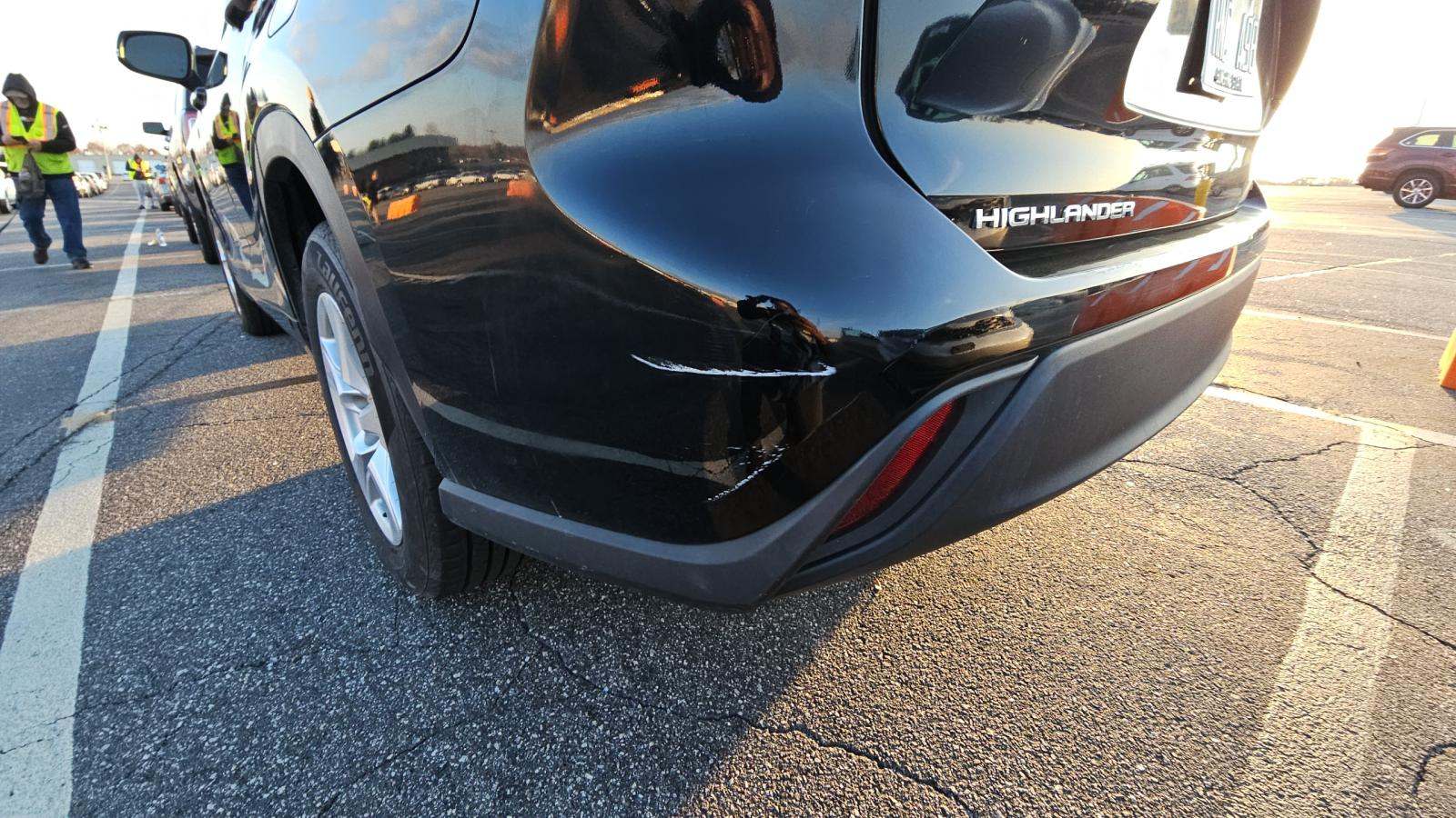 2023 Toyota Highlander LE FWD