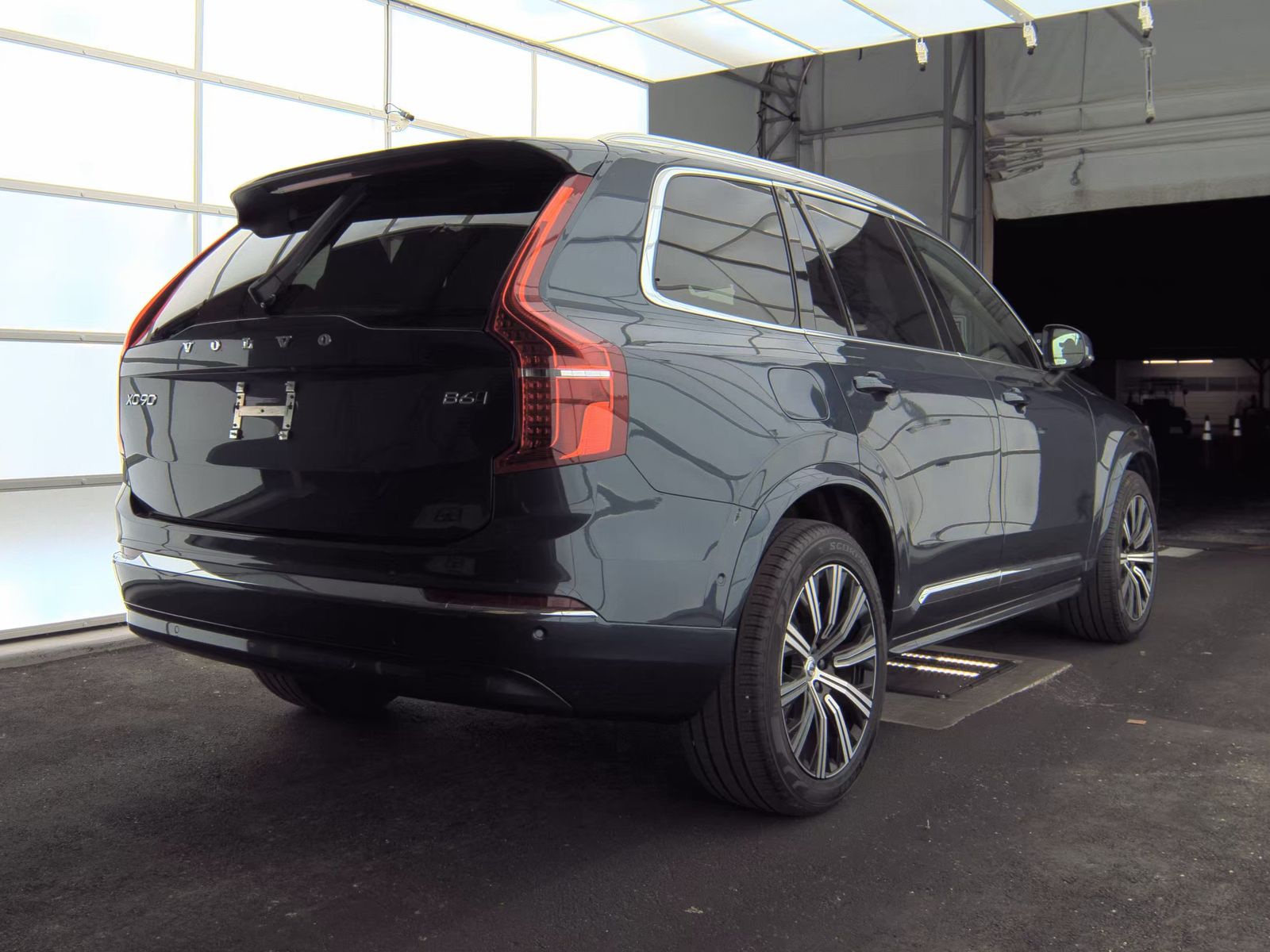 2025 Volvo XC90 B6 Plus AWD