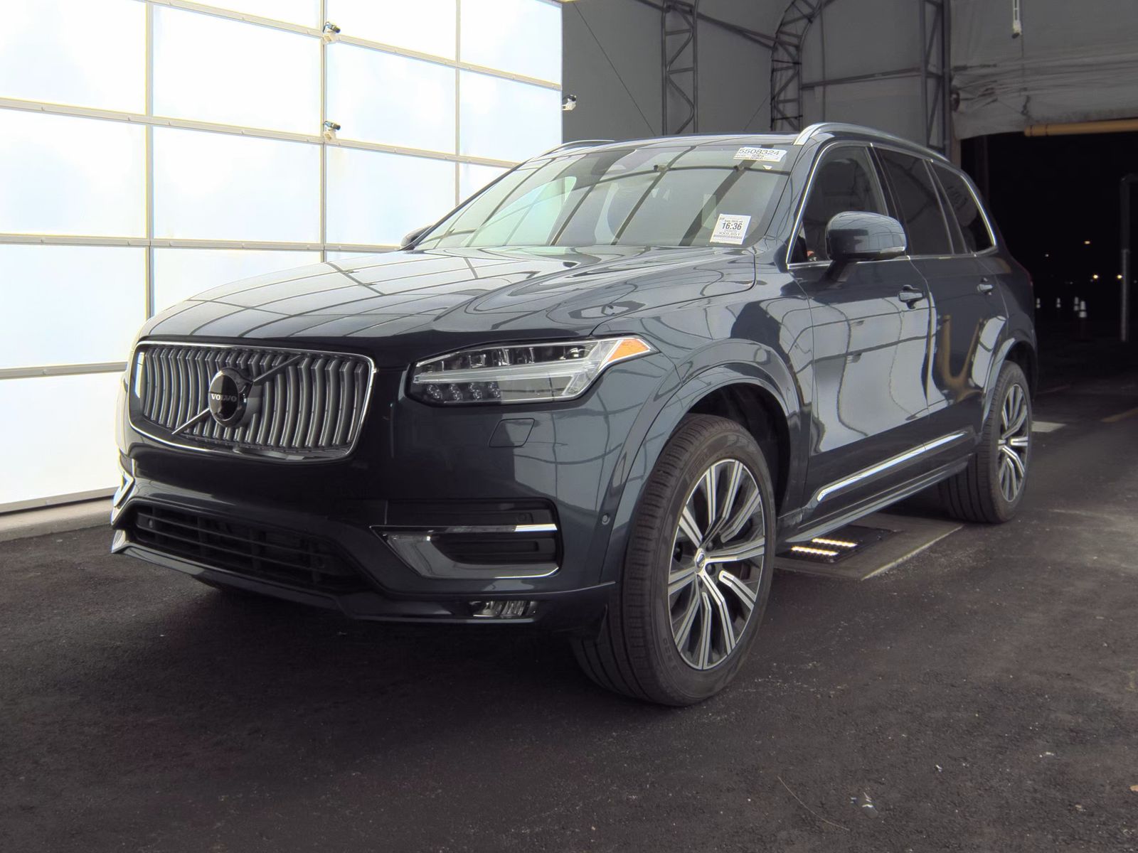 2025 Volvo XC90 B6 Plus AWD