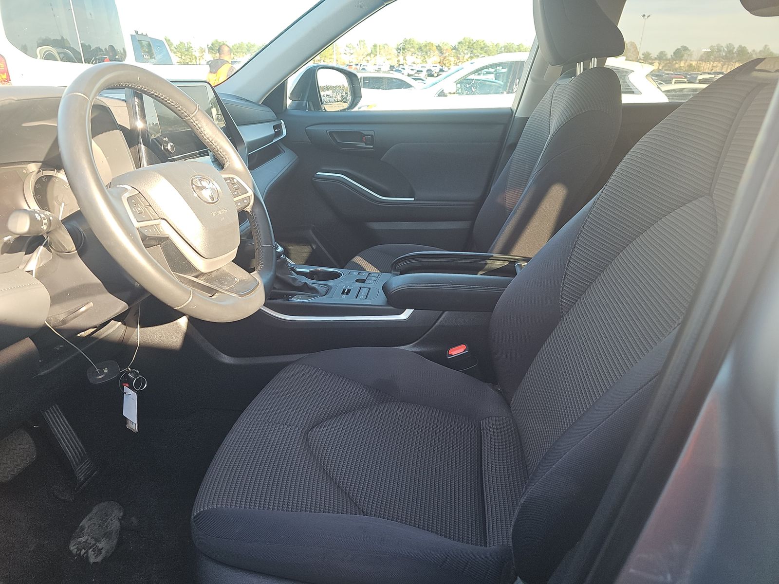 2024 Toyota Highlander LE AWD