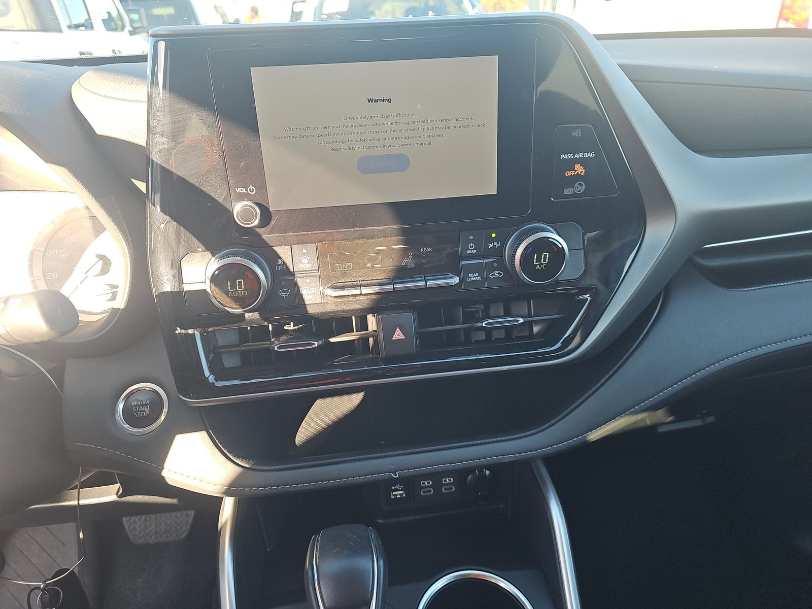 2024 Toyota Highlander LE AWD