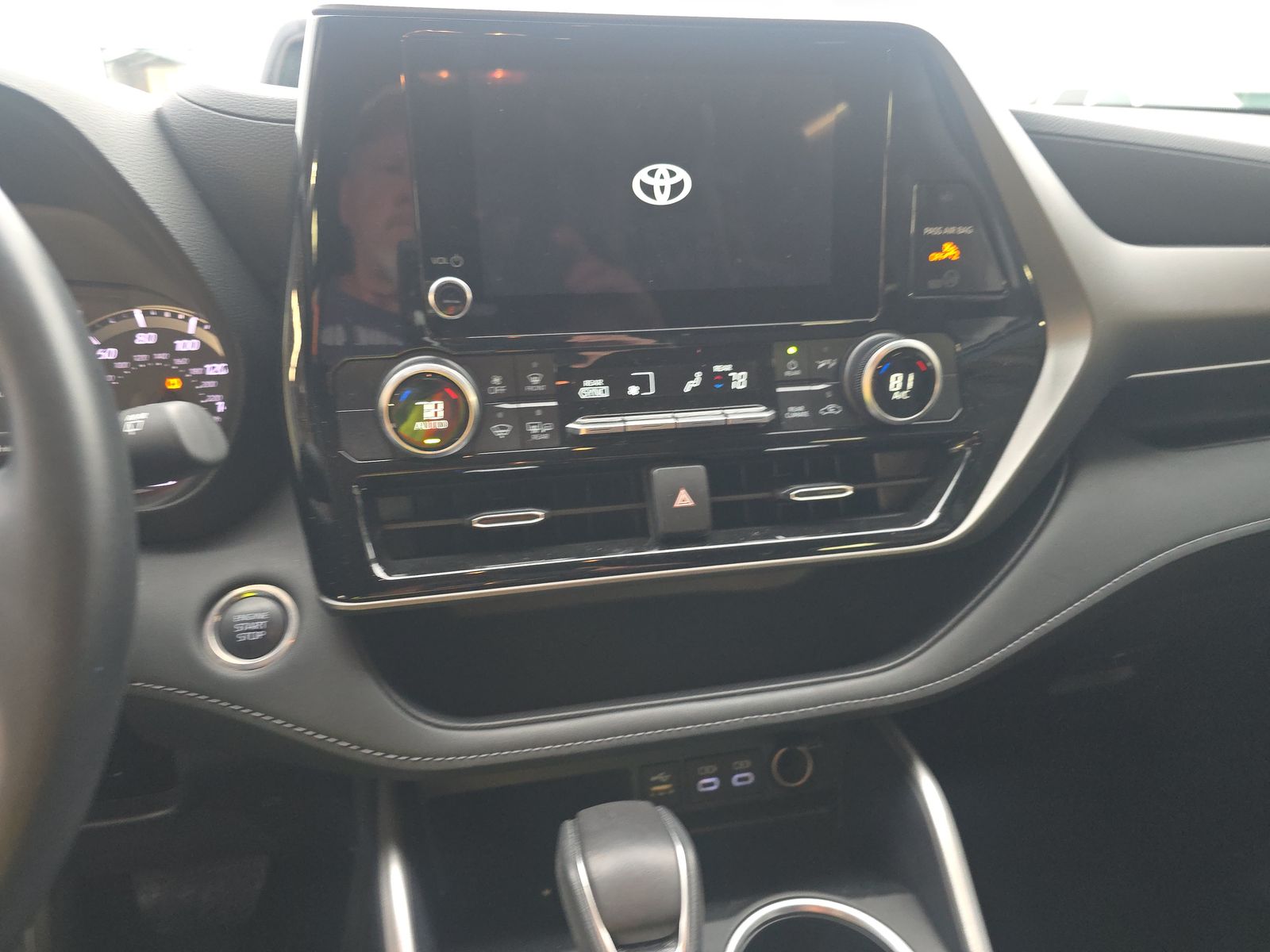 2024 Toyota Highlander LE AWD