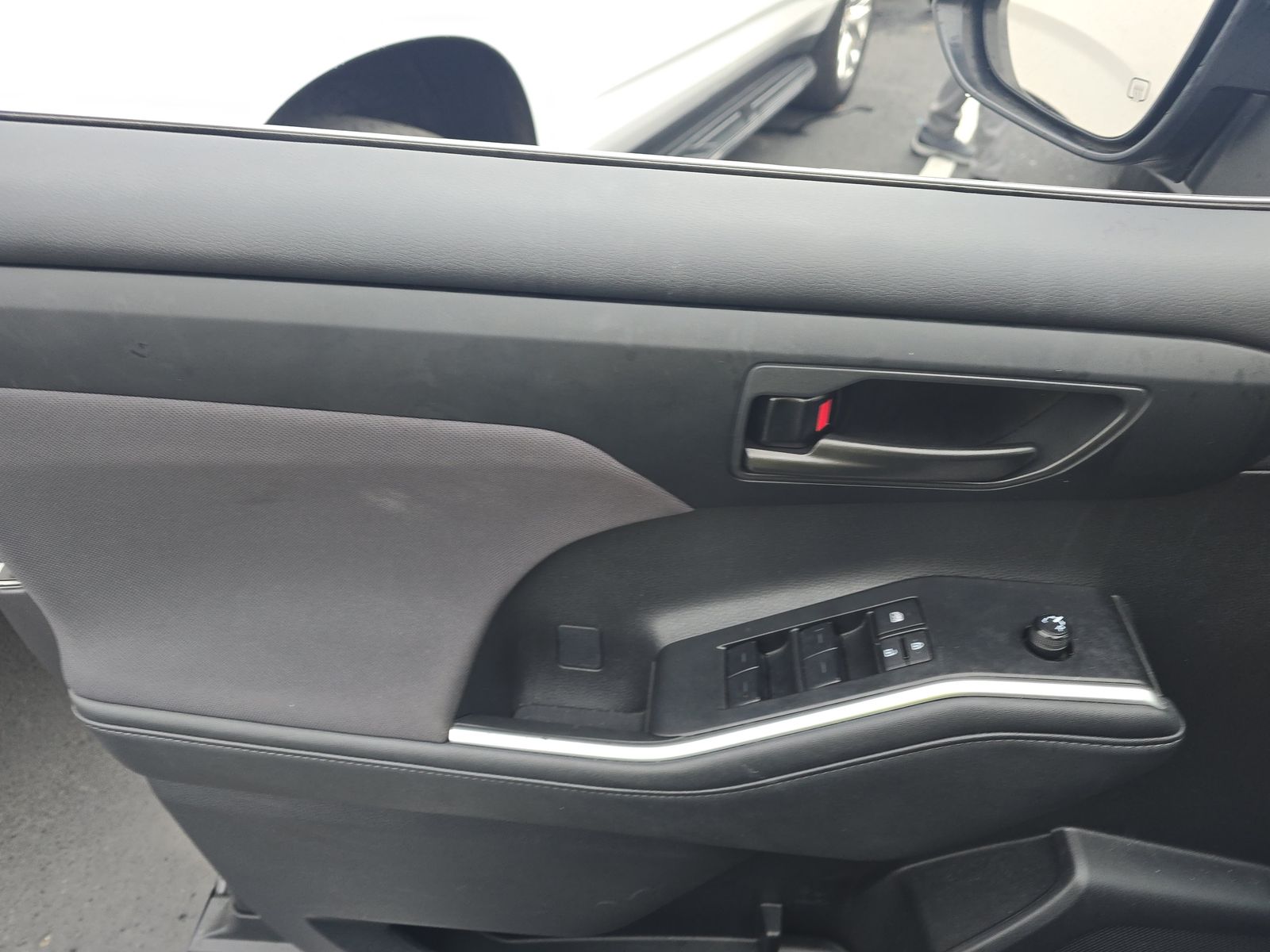 2024 Toyota Highlander LE AWD