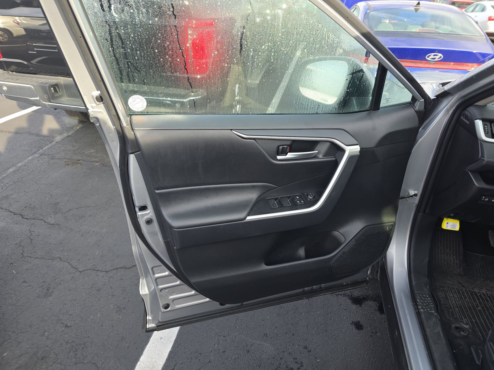 2025 Toyota RAV4 Hybrid XLE AWD