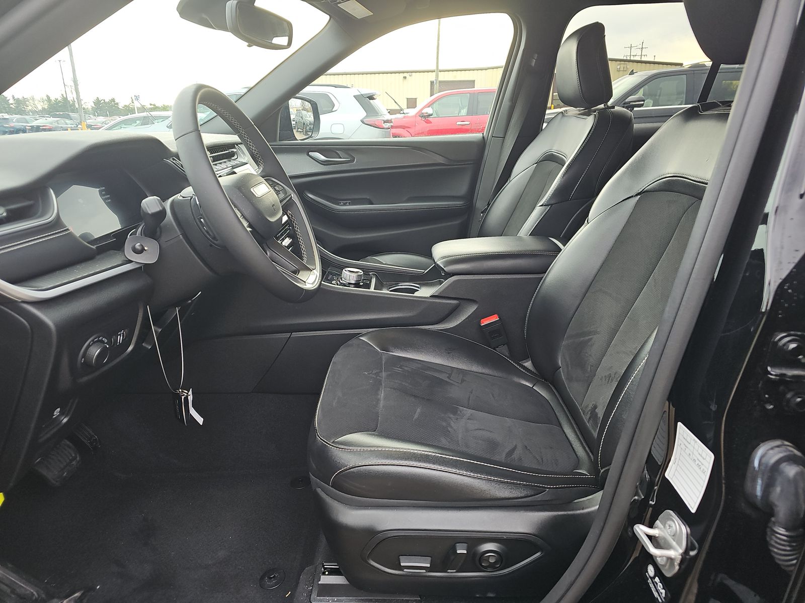 2024 Jeep Grand Cherokee Altitude AWD