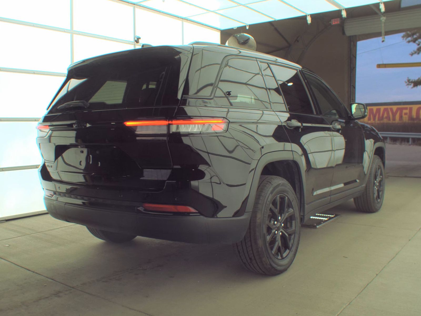 2024 Jeep Grand Cherokee Altitude AWD