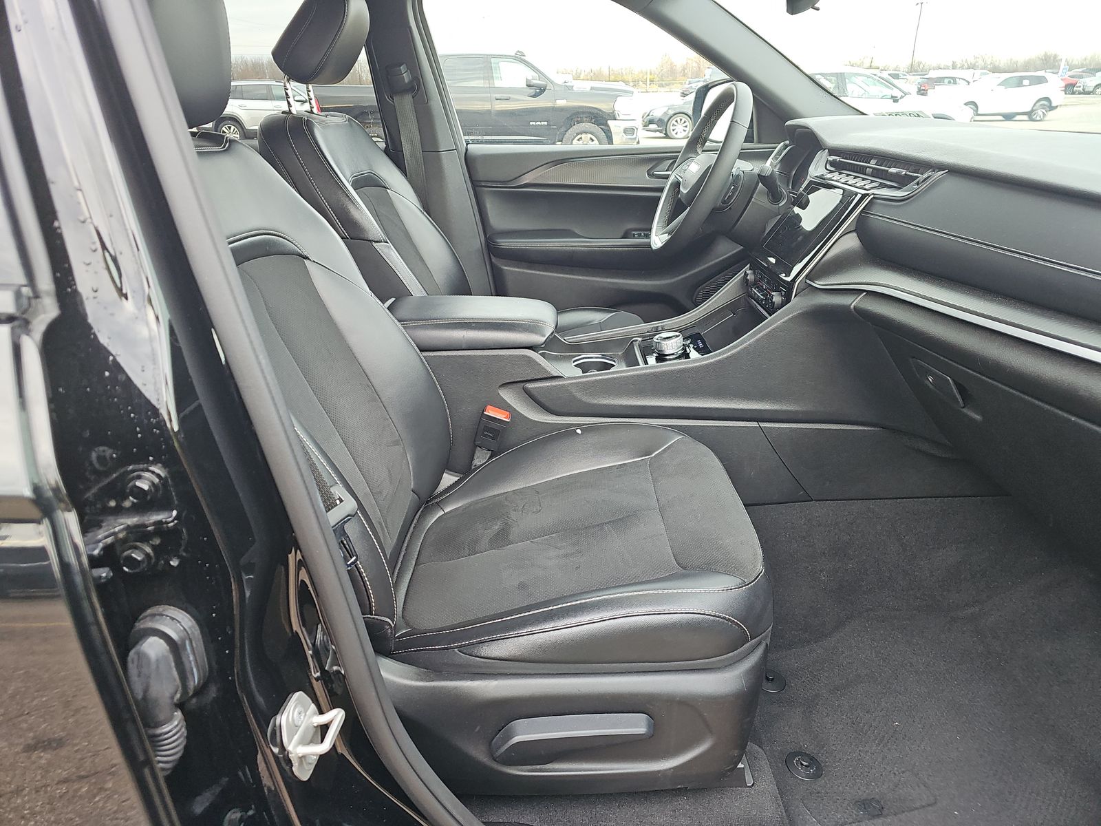 2024 Jeep Grand Cherokee Altitude AWD