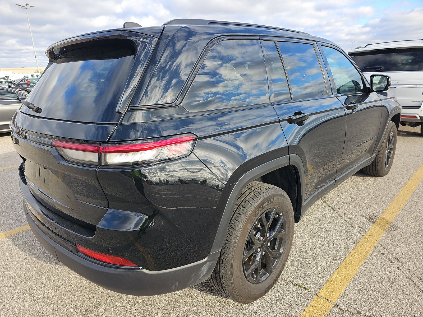 2024 Jeep Grand Cherokee Altitude AWD