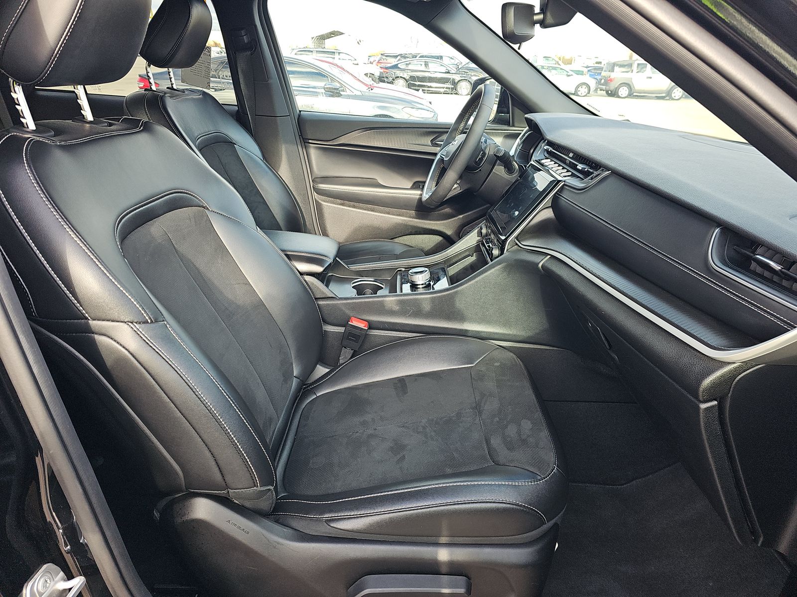 2024 Jeep Grand Cherokee Altitude AWD