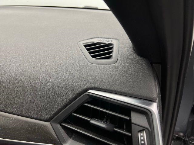 2024 BMW 3 Series 330i xDrive AWD