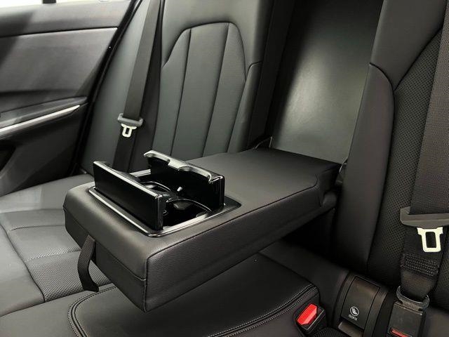 2024 BMW 3 Series 330i xDrive AWD