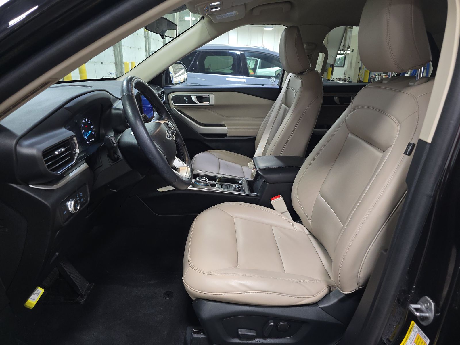 2022 Ford Explorer XLT AWD