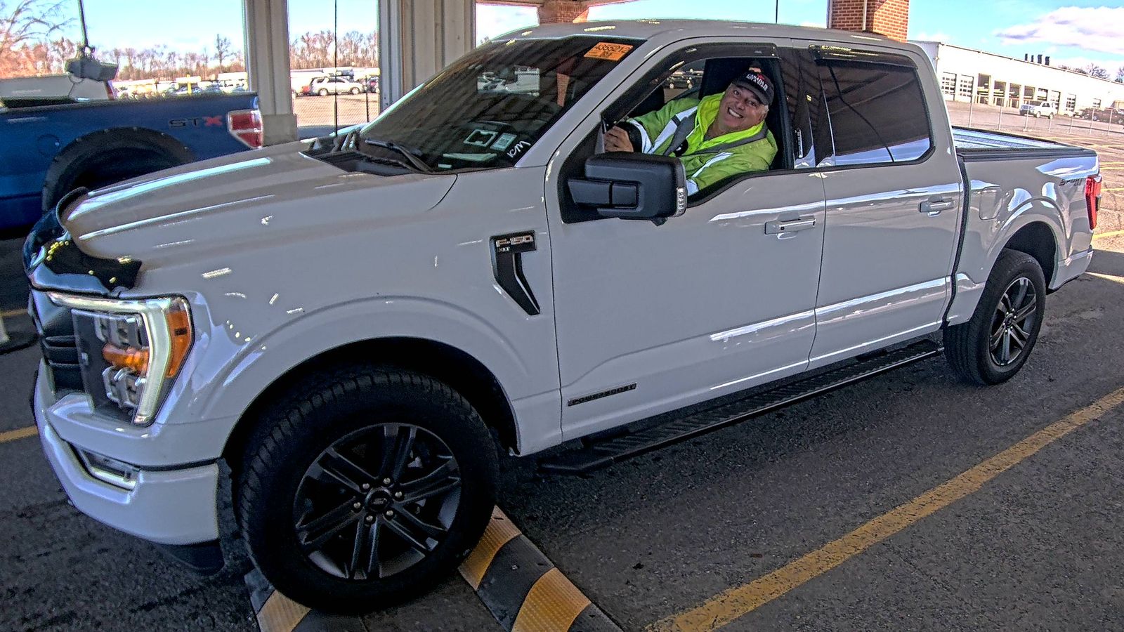 2023 Ford F-150 Hybrid XLT AWD