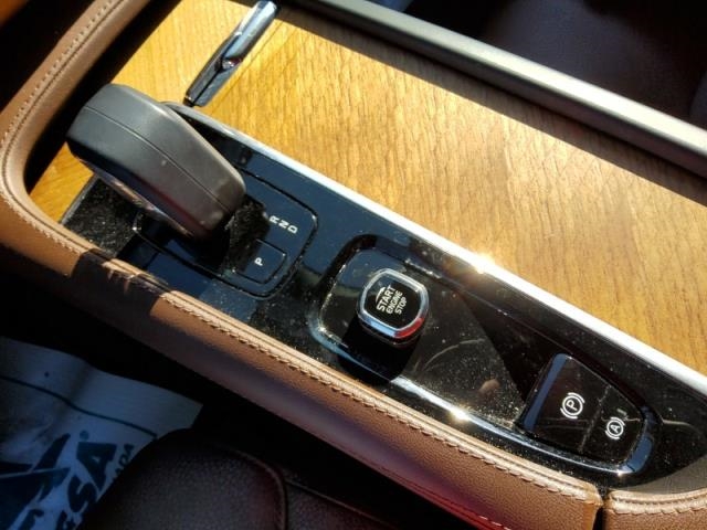 2024 Volvo XC90 B6 Plus AWD