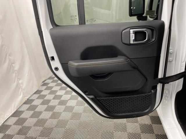 2025 Jeep Wrangler Sahara AWD